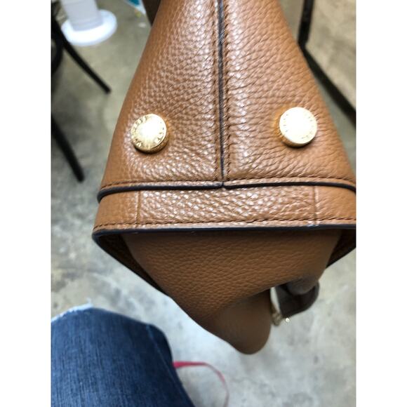 Michael Kors Tan Shoulder Bag - Picture 8 of 9